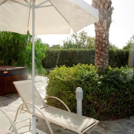 Βίλα Saraliana Sandy - Heated Pool - Jacuzzi - Private Area *