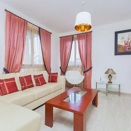 Saraliana Sandy - Heated Pool - Jacuzzi - Private Area