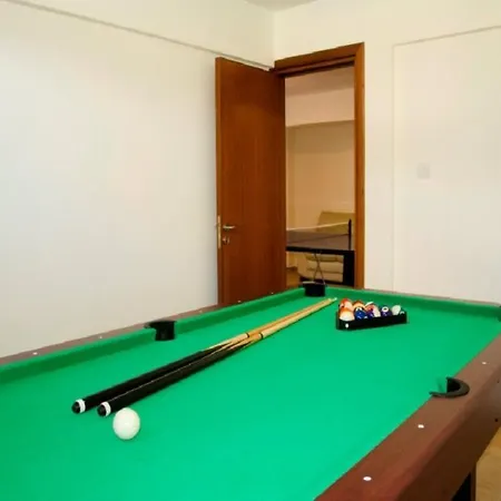 Saraliana Sandy - Heated Pool - Jacuzzi - Private Area 빌라 폴리스