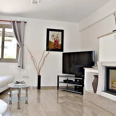 Saraliana Sandy - Heated Pool - Jacuzzi - Private Area *
