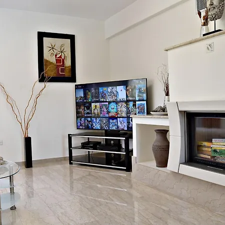 Saraliana Sandy - Heated Pool - Jacuzzi - Private Area Villa *