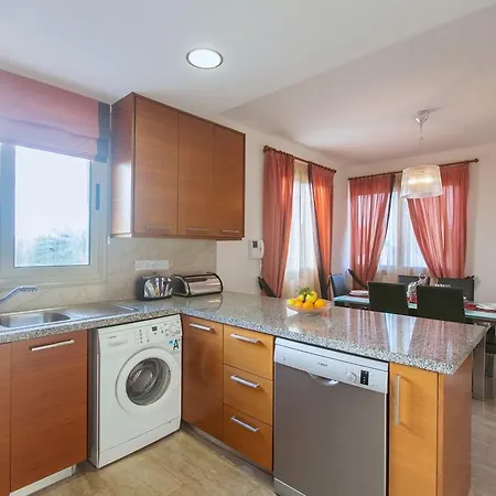 Saraliana Sandy - Heated Pool - Jacuzzi - Private Area *