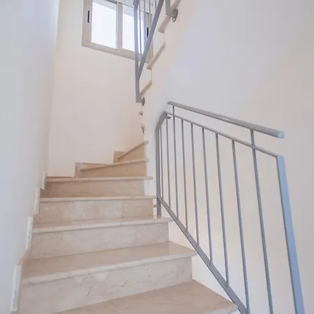 Saraliana Sandy - Heated Pool - Jacuzzi - Private Area