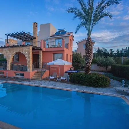 Saraliana Sandy - Heated Pool - Jacuzzi - Private Area Villa *