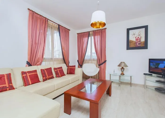 Saraliana Sandy - Heated Pool - Jacuzzi - Private Area