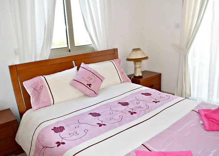 Saraliana Sandy - Heated Pool - Jacuzzi - Private Area *