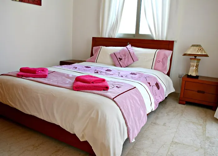 Saraliana Sandy - Heated Pool - Jacuzzi - Private Area