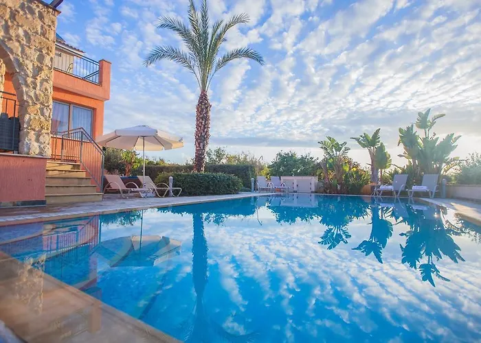 Saraliana Sandy - Heated Pool - Jacuzzi - Private Area 빌라 폴리스