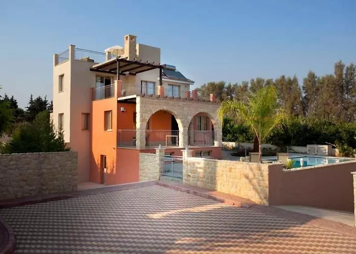 Saraliana Sandy - Heated Pool - Jacuzzi - Private Area